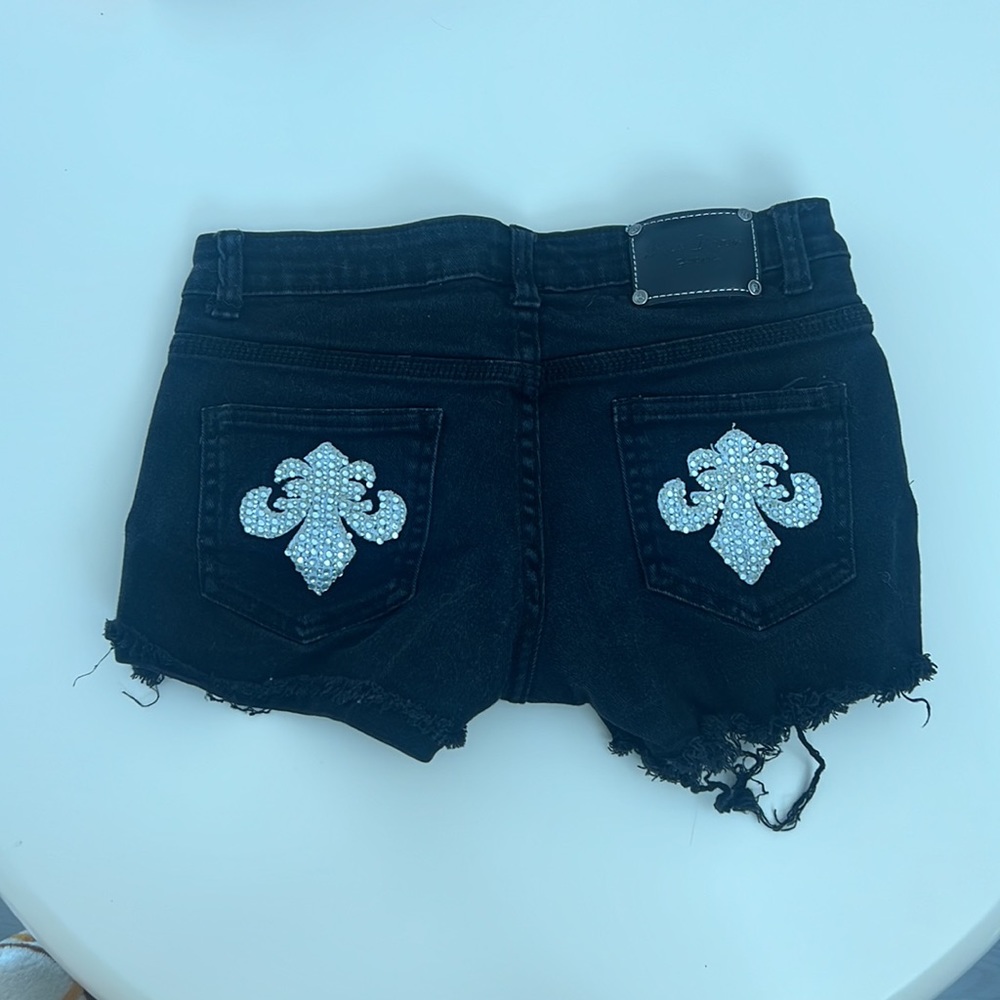 Red Rivet Black Jean Shorts - Picture 2 of 6